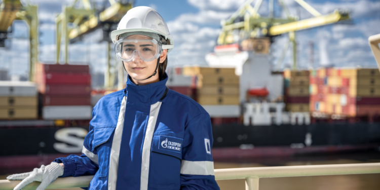 Gazpromneft Marine Lubricants First Bunkering In Hong Kong