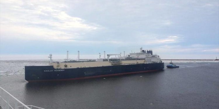 Russia’s First Ship-to-Ship LNG Transshipment Completed