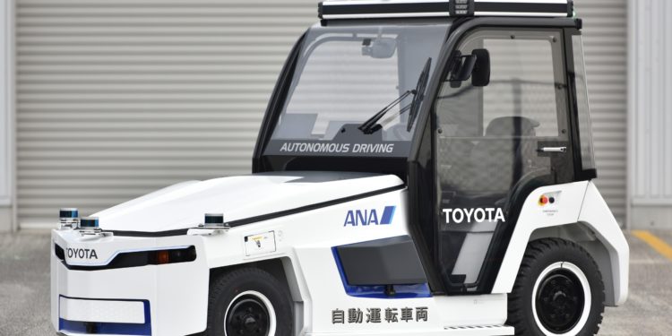 Autonomous towing tractor
