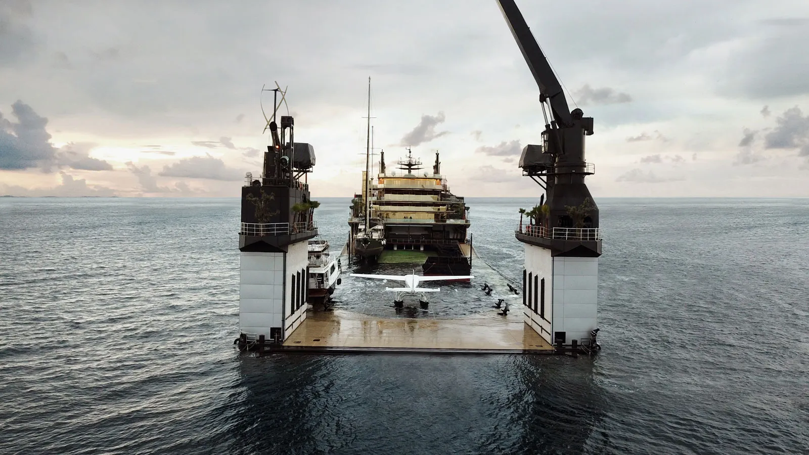 OK 146m semi-submersible vessel 