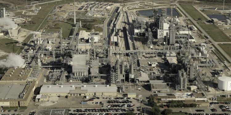 TotalEnergies Acquires 1.5 GW Flexible Power Generation Capacity in Texas, MTB Events. Image shows the La Porte Plant
