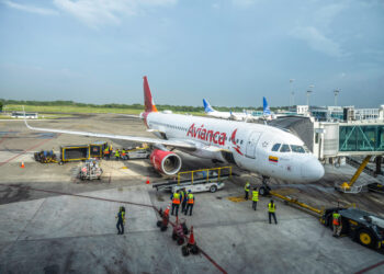 Cirium unveil the world's most punctual airlines of 2023, MTB Events. Image shows an Avianca flight