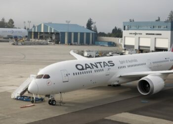 New Chairman chosen to lead Qantas renewal, MTB Events. Image shows Qantas 787 Dreamliner on the tarmac