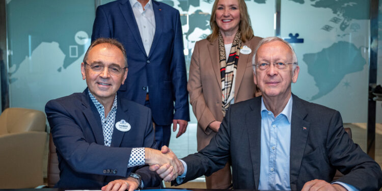 Disney Cruise Line fleet to expand with the help of MEYER WERFT, MTB Events. Image shows the signing of the agreement between the members of each company