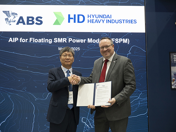 Kwang-Sik Won, Senior Executive Vice President of HD HHI Offshore Business Division, with Patrick Ryan, ABS Senior Vice President and Chief Technology Officer, at the 2025 Offshore Technology Conference in Houston, Texas.