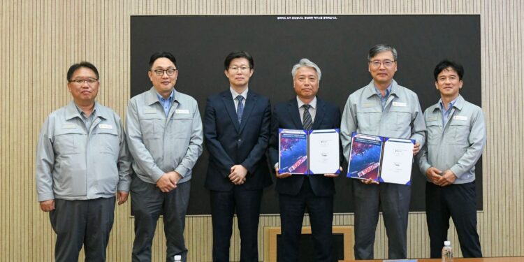 ABS and HD Hyundai Advance AI-Driven Shipbuilding and Floating Nuclear Power, MTB Events. Image shows the signing ceremony between the two companies for the technical collaboration for an artificial intelligence (AI)-based smart shipyard.