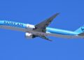 Image shows Korean Air Boeing 777-300ER HL8008, in the new Korean Air livery, departs Boston as flight 92 to Seoul-Incheon after taking off from runway 33L. Korean Air Announces Major Fleet Investment with Boeing, GE Aerospace, and CFM International, MTB Events. 4300streetcar, CC BY 4.0 , via Wikimedia Commons