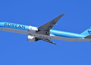 Image shows Korean Air Boeing 777-300ER HL8008, in the new Korean Air livery, departs Boston as flight 92 to Seoul-Incheon after taking off from runway 33L. Korean Air Announces Major Fleet Investment with Boeing, GE Aerospace, and CFM International, MTB Events. 4300streetcar, CC BY 4.0 , via Wikimedia Commons