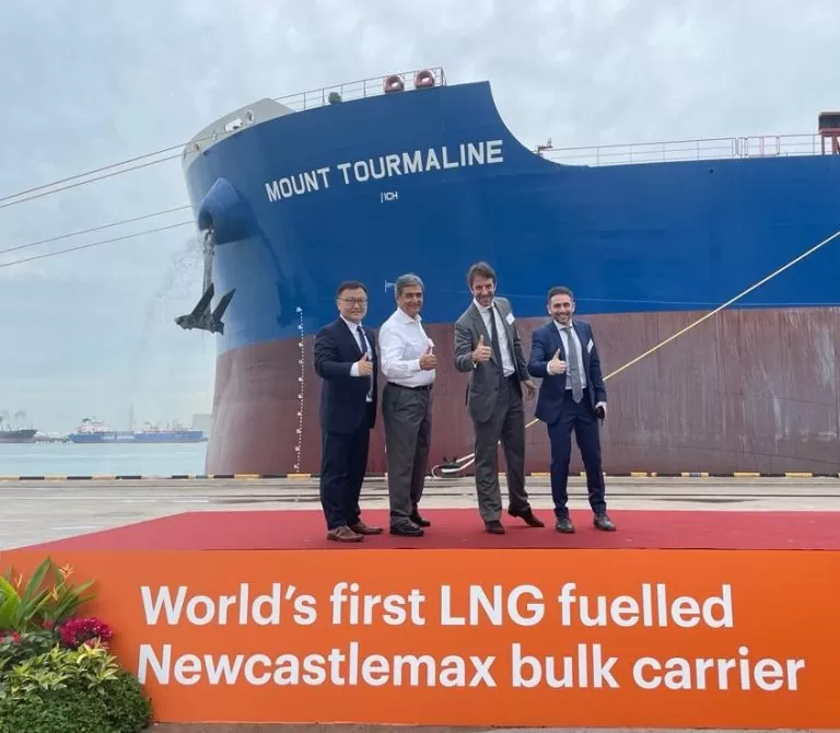LNG-fuelled Newcastlemax bulk carrier